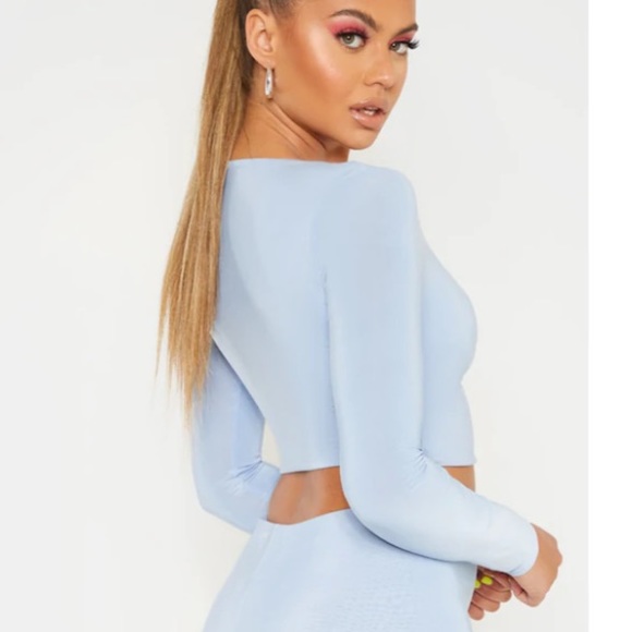 Pretty Little Thing Baby Blue Crop Top NWT - Picture 3 of 5